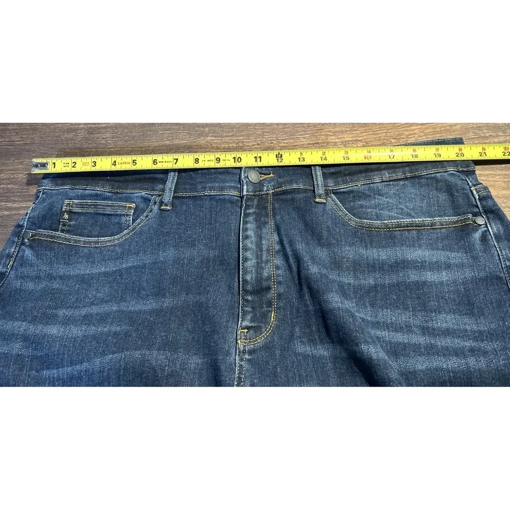 Judy Blue Capri Fit Jeans Women's Size 22W Dark Wash - Picture 3 of 9